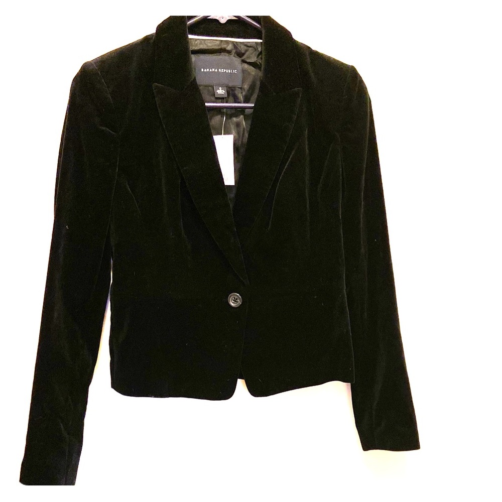 Black velvet blazer NWT